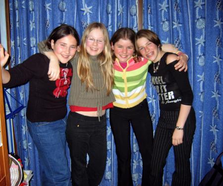 Lola,Lucile,Camille et C&eacute;line,